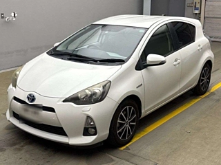 TOYOTA AQUA 2013