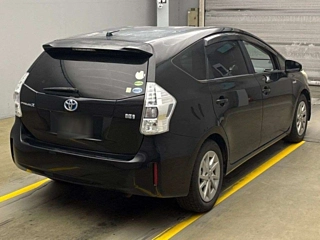 TOYOTA PRIUS ALPHA 2012