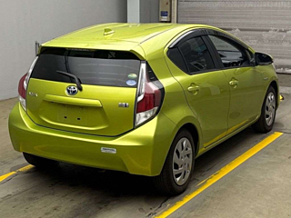 TOYOTA AQUA 2015
