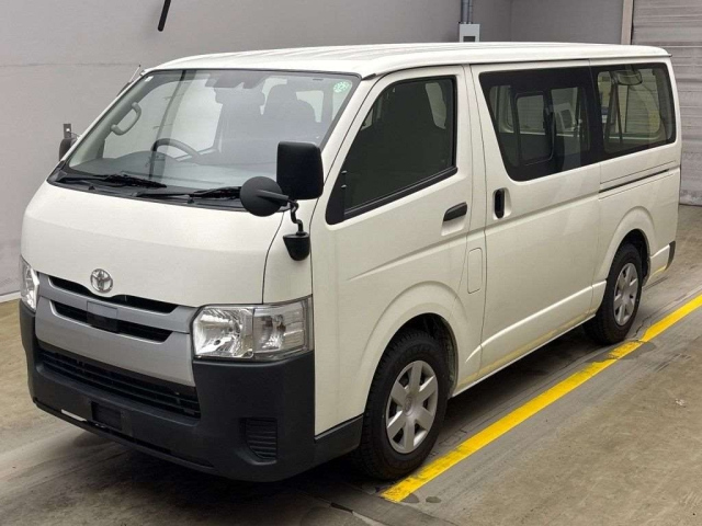 TOYOTA HIACE VAN 2019