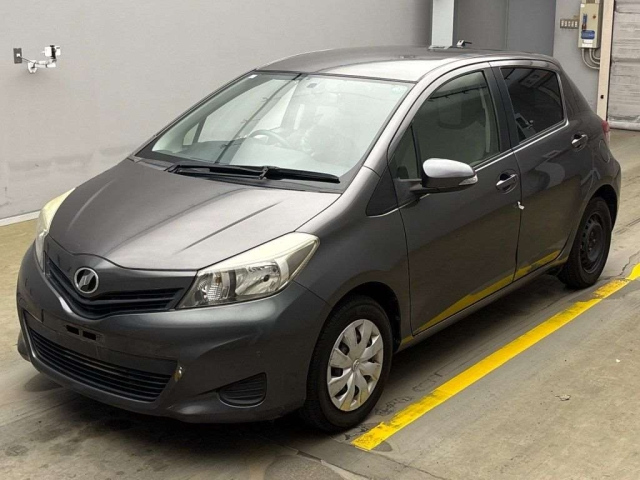 TOYOTA VITZ 2012