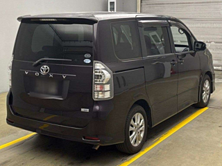 TOYOTA VOXY 2010