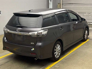 TOYOTA WISH 2014