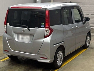 TOYOTA ROOMY 2018