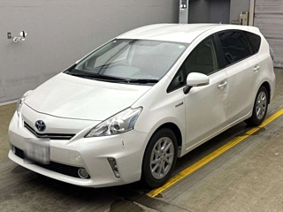 TOYOTA PRIUS ALPHA 2012