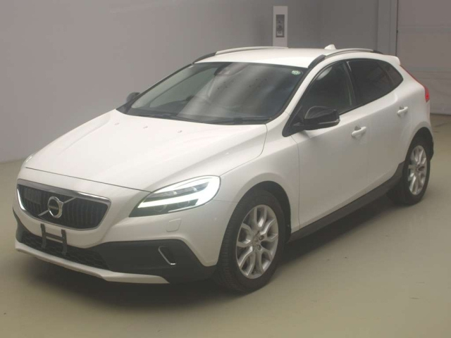 VOLVO V40 2018