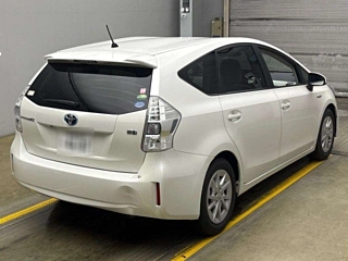 TOYOTA PRIUS ALPHA 2012