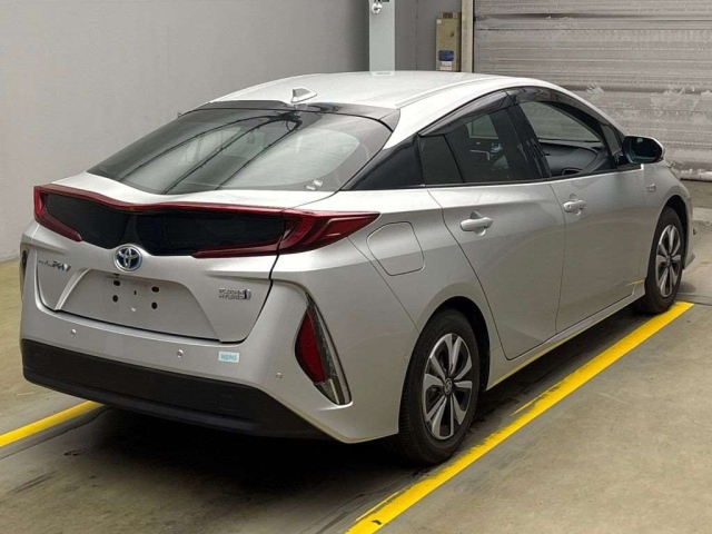 TOYOTA PRIUS PHV 2021