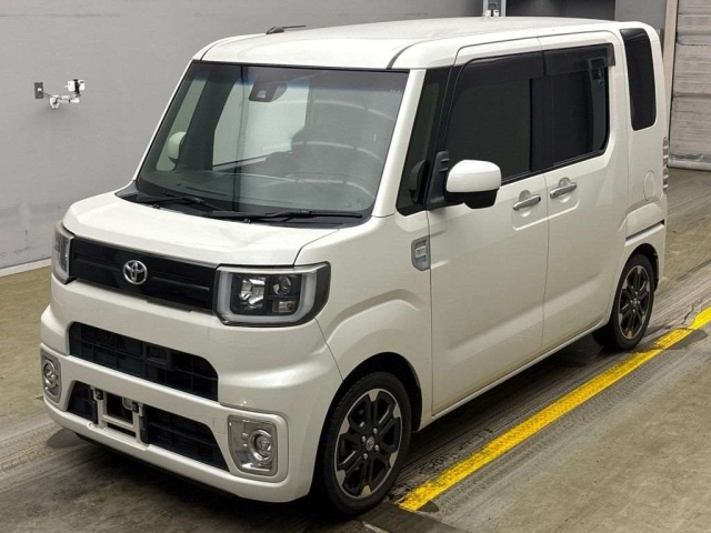 TOYOTA PIXIS MEGA 2016