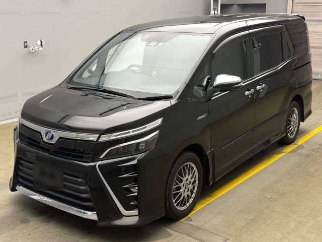TOYOTA VOXY 2018