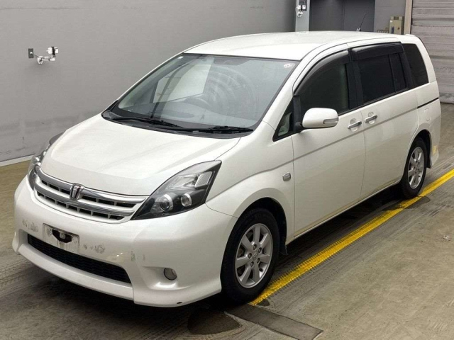 TOYOTA ISIS 2010
