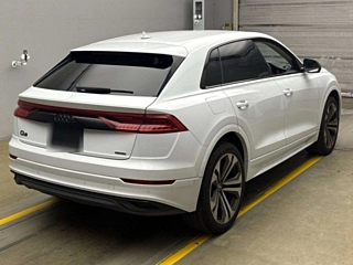 AUDI Q8 2023