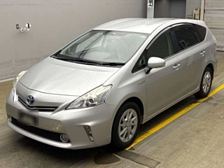 TOYOTA PRIUS ALPHA 2012