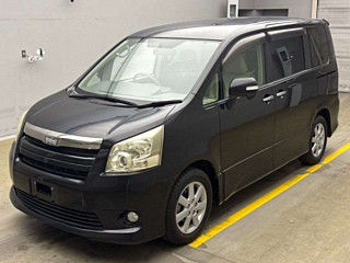 TOYOTA NOAH 2008