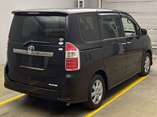 TOYOTA NOAH 2008