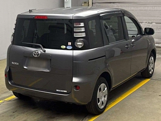TOYOTA SIENTA 2010
