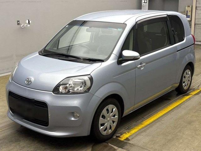 TOYOTA PORTE 2012