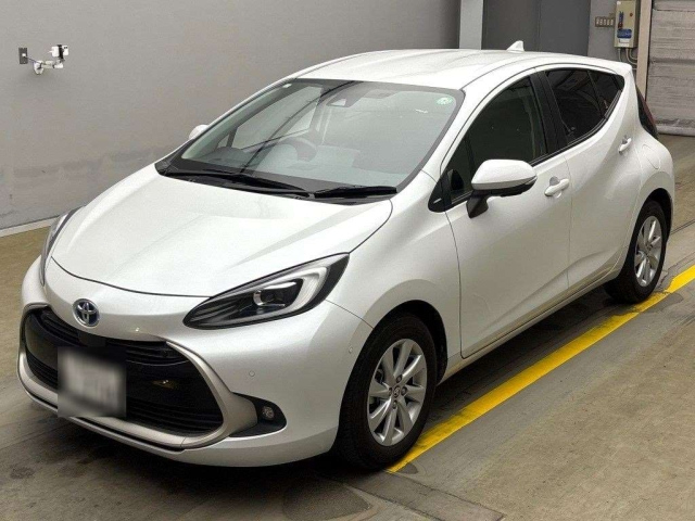 TOYOTA AQUA 2021