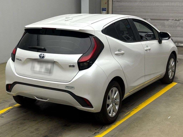 TOYOTA AQUA 2021