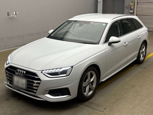 AUDI A4 2022