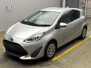 TOYOTA AQUA 2019