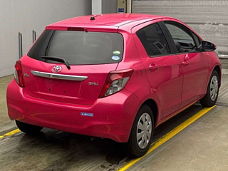 TOYOTA VITZ 2013