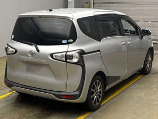 TOYOTA SIENTA 2016