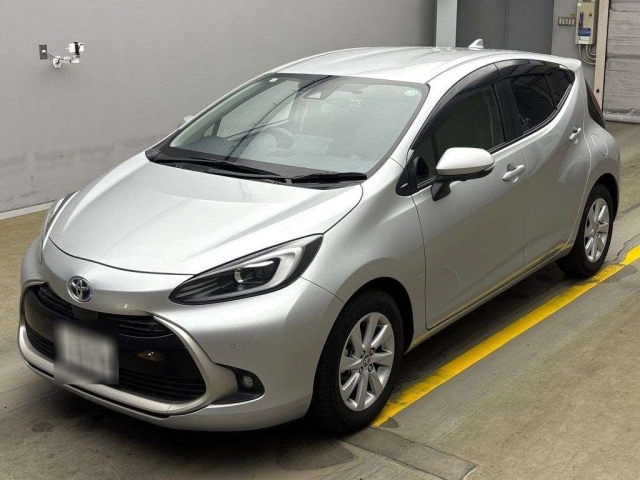 TOYOTA AQUA 2021