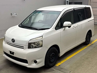 TOYOTA VOXY 2009