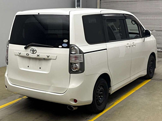 TOYOTA VOXY 2009
