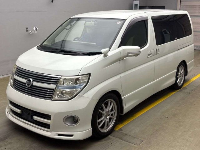 NISSAN ELGRAND 2010