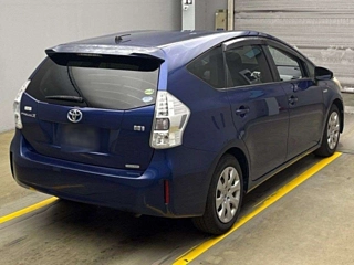 TOYOTA PRIUS ALPHA 2012