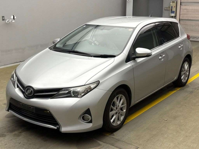 TOYOTA AURIS 2013