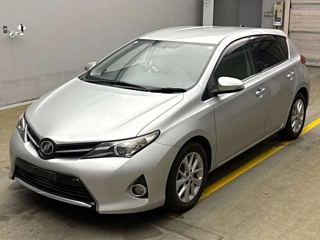 TOYOTA AURIS 2013