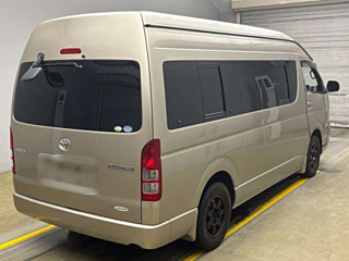 TOYOTA HIACE 2011