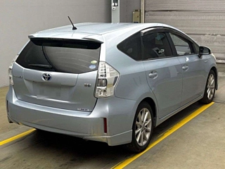 TOYOTA PRIUS ALPHA 2012