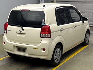 TOYOTA PORTE 2015