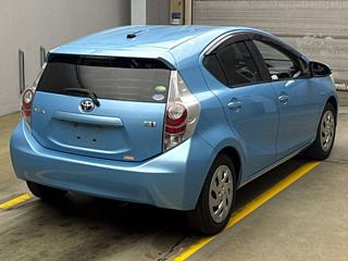 TOYOTA AQUA 2012