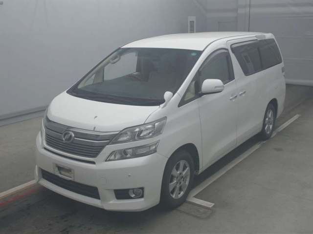 TOYOTA VELLFIRE 2013