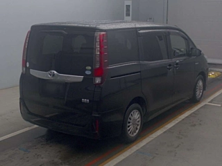 TOYOTA NOAH 2015
