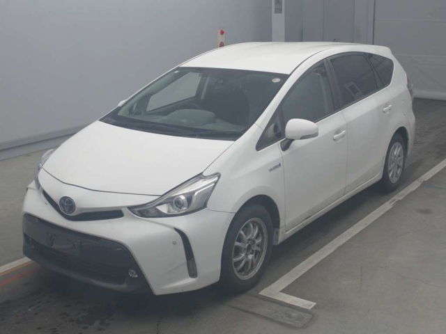 TOYOTA PRIUS ALPHA 2017