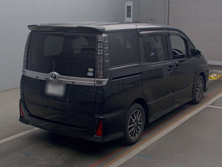 TOYOTA VOXY 2014