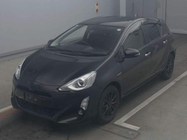 TOYOTA AQUA 2017