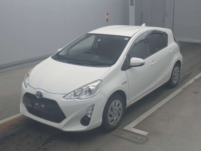TOYOTA AQUA 2016