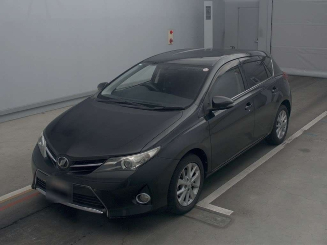 TOYOTA AURIS 2012