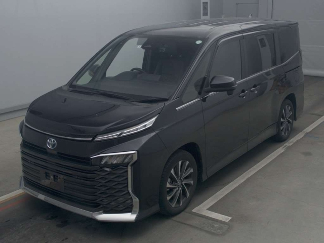 TOYOTA VOXY 2022