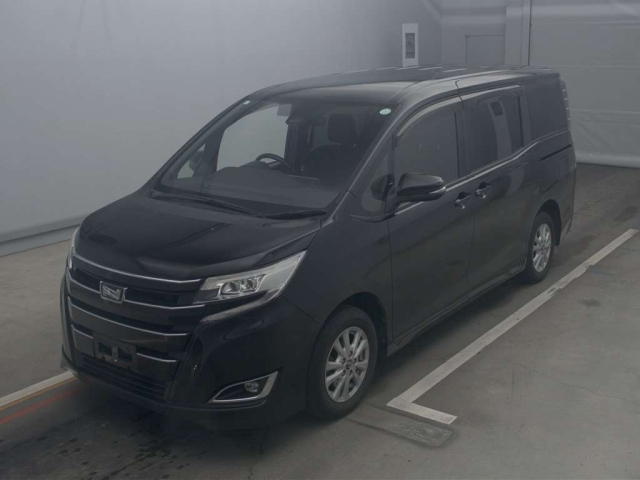 TOYOTA NOAH 2017