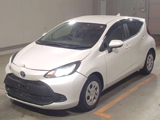 TOYOTA AQUA 2023