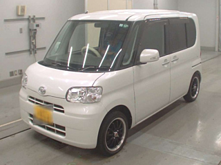 DAIHATSU TANTO 2011