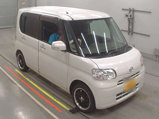 DAIHATSU TANTO 2011